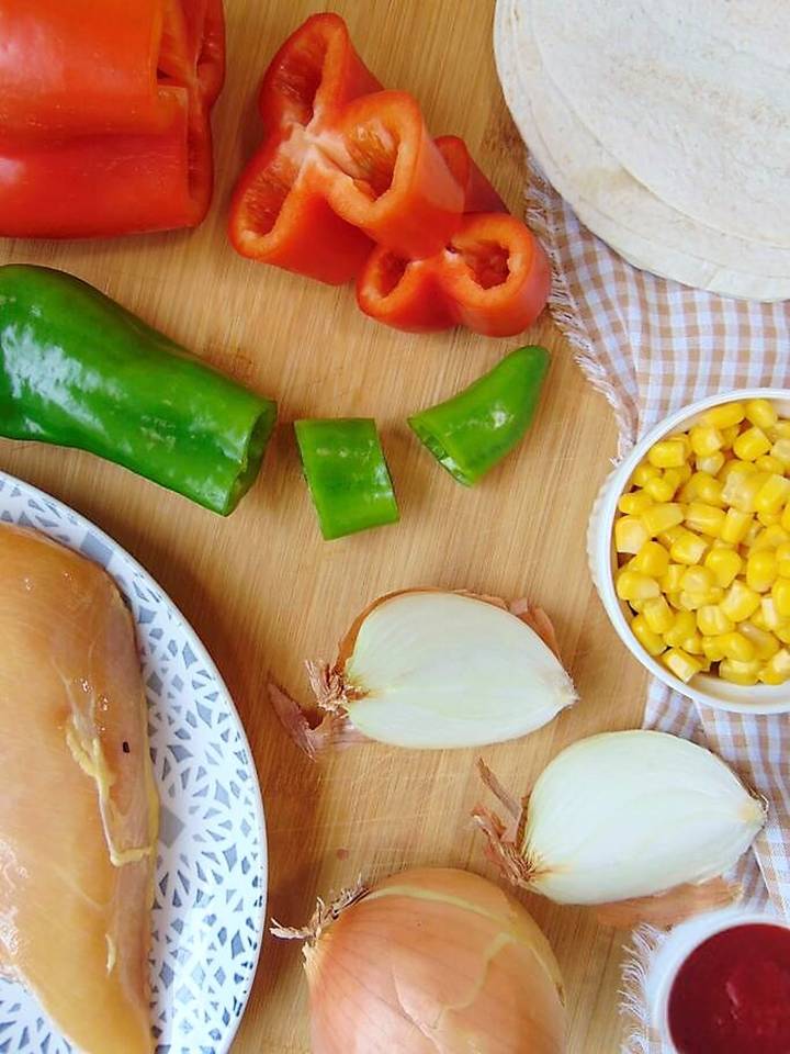 Ingredientes burritos mexicanos de pollo