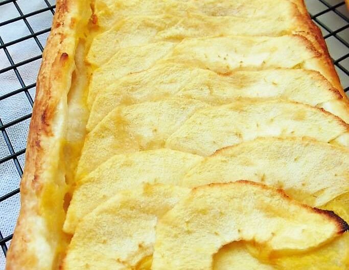 Tarta de manzana con crema pastelera