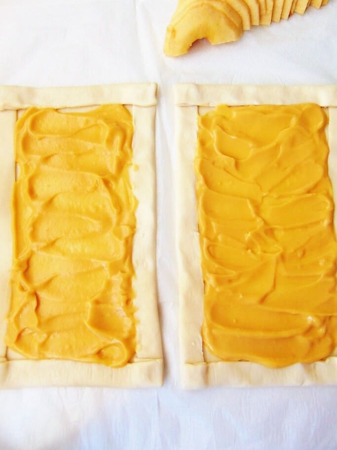 Añadir la crema pastelera