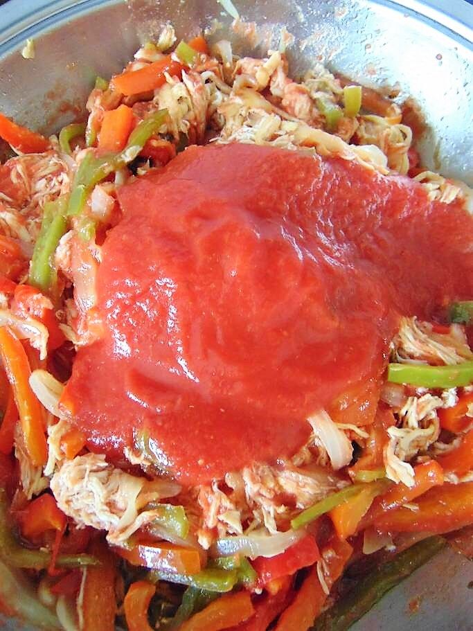 Añadir el tomate natural 