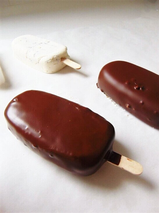 Cubiertos de chocolate