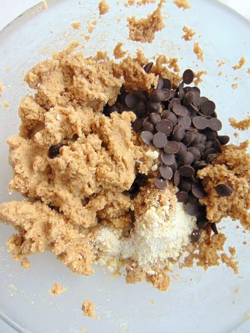Mezclar trozos de chocolate
